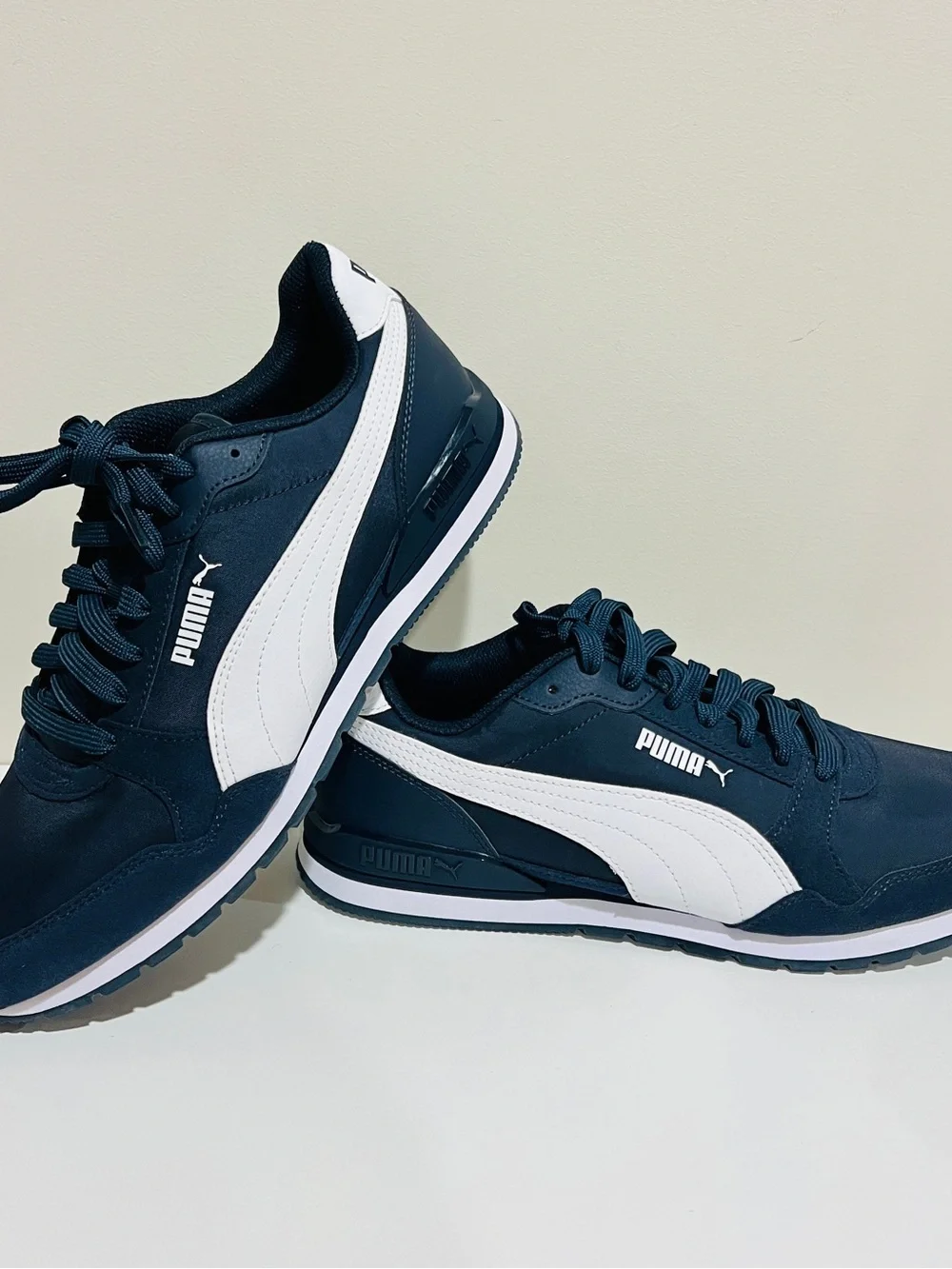 NEW Puma Men’s ST Runner V3 Navy and White Classic Sneakers